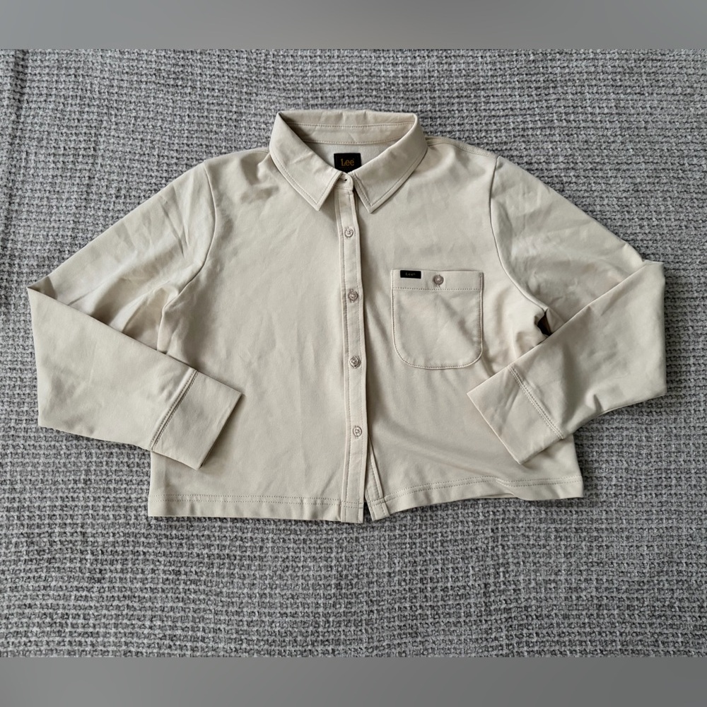 Lee Women's Beige Button-Up cropped